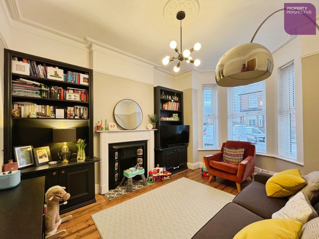 Property photo 2 of 23 Living Room