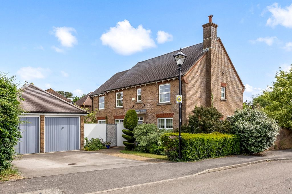 Property photo 1 of 24