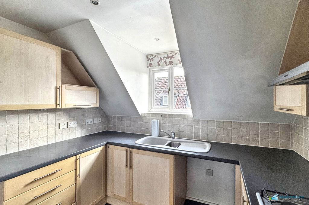 Property photo 3 of 13 Img_3444