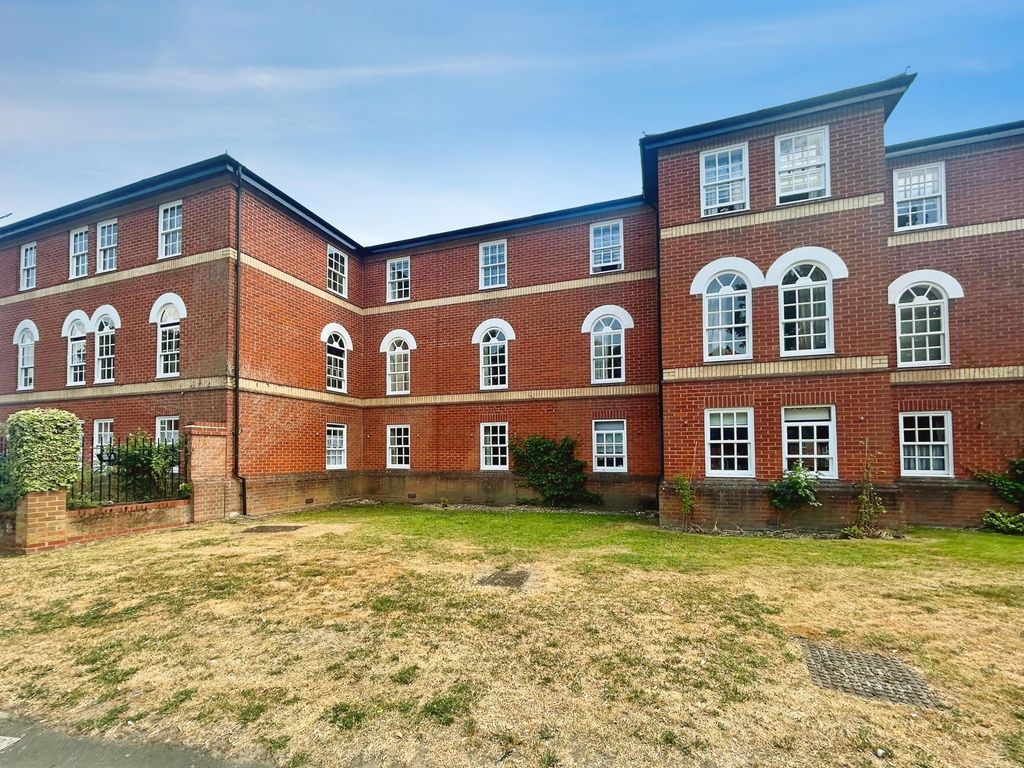 Property photo 1 of 8