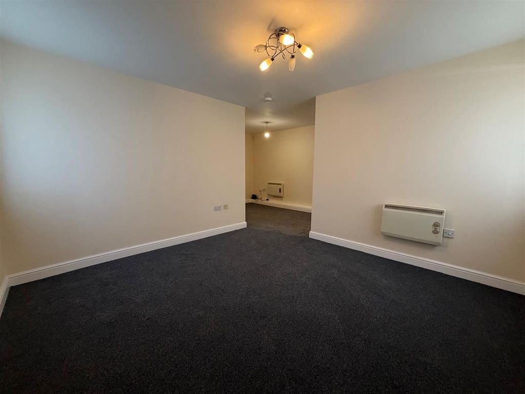 Property photo 3 of 10 Living Room