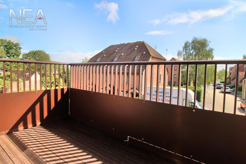 Property photo 3 of 10 Balcony