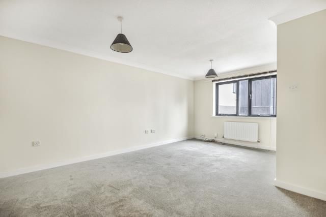 Property photo 3 of 10 Reception