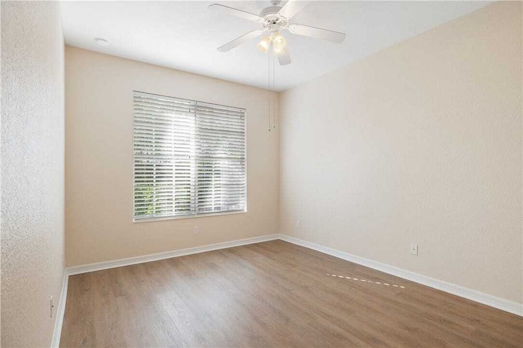 Property photo 3 of 23 <Alttext/>