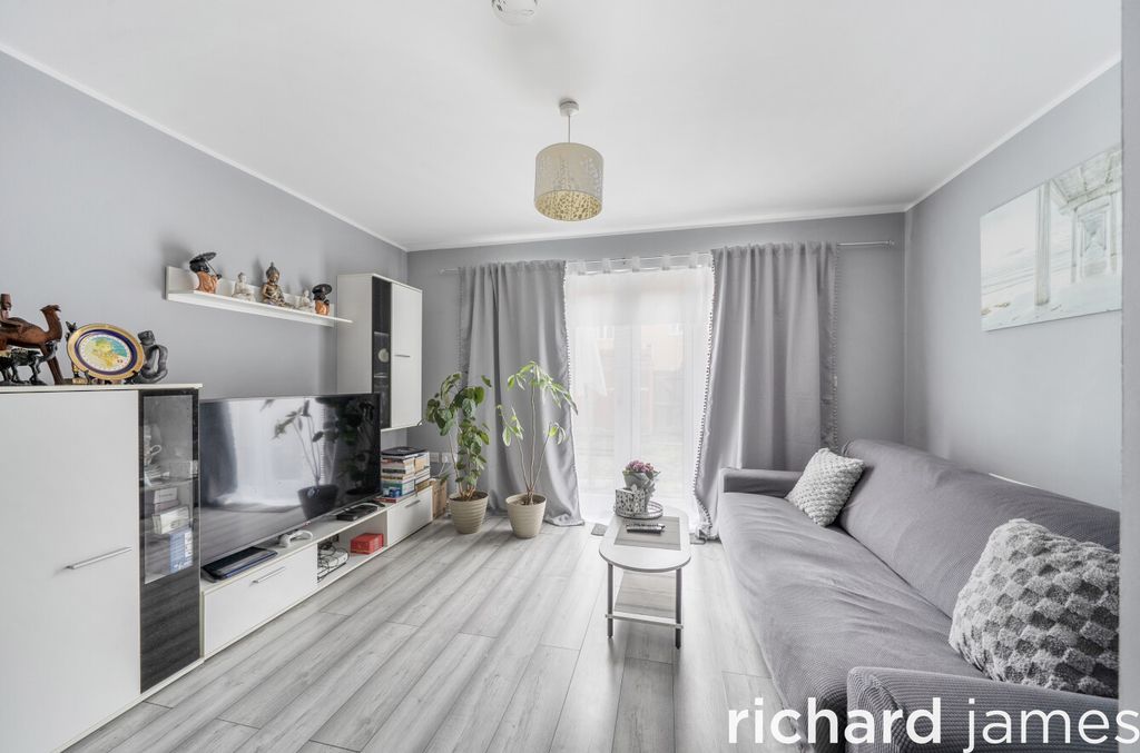 Property photo 3 of 12 d4F5Bf66B4Df4Fbf848670204F3306Aa