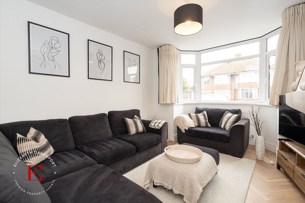 Property photo 3 of 24