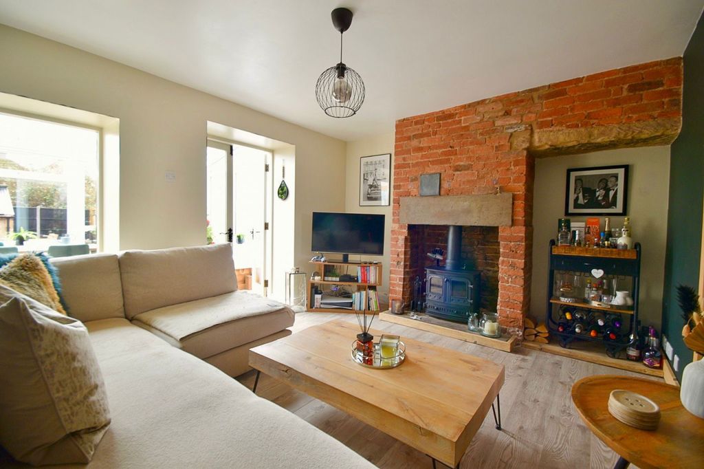 Property photo 3 of 19