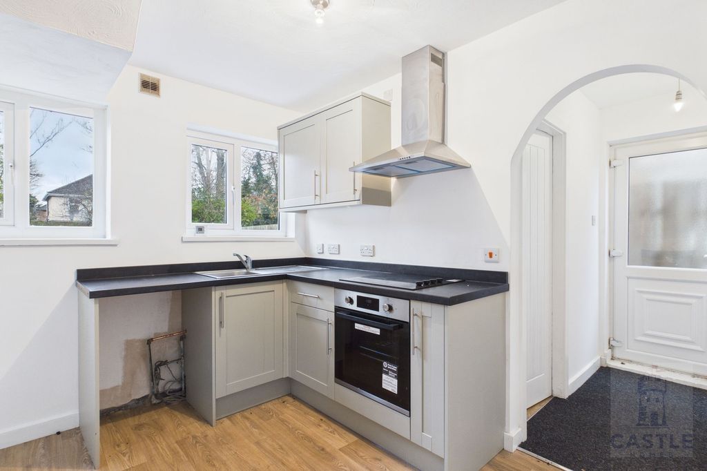 Property photo 3 of 28 Kitchen