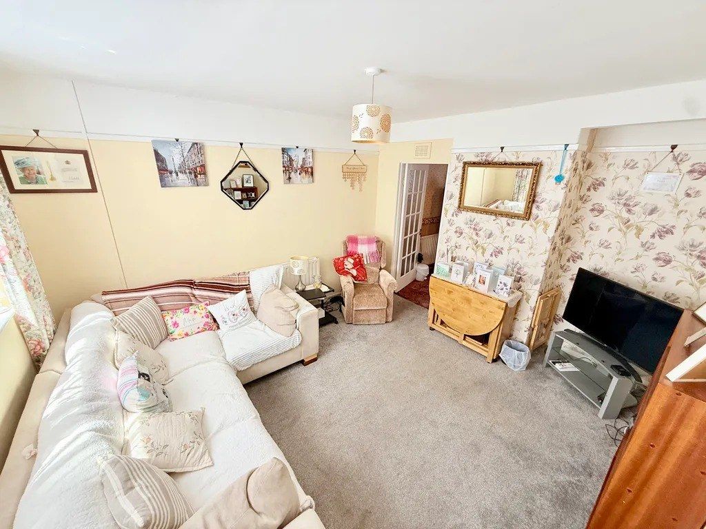 Property photo 3 of 14 Gallery