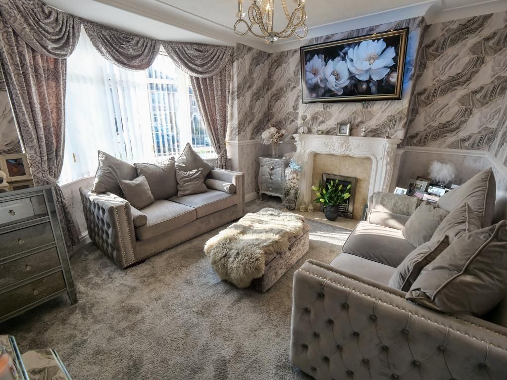 Property photo 3 of 15 Living Room