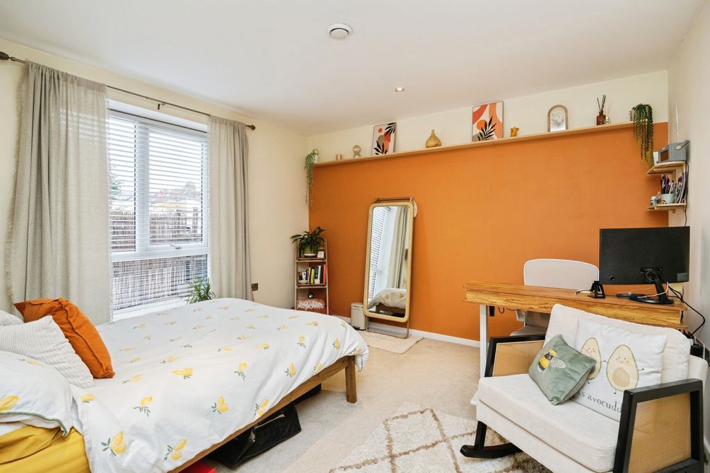 Property photo 3 of 19 Pbox-Img.Jpg