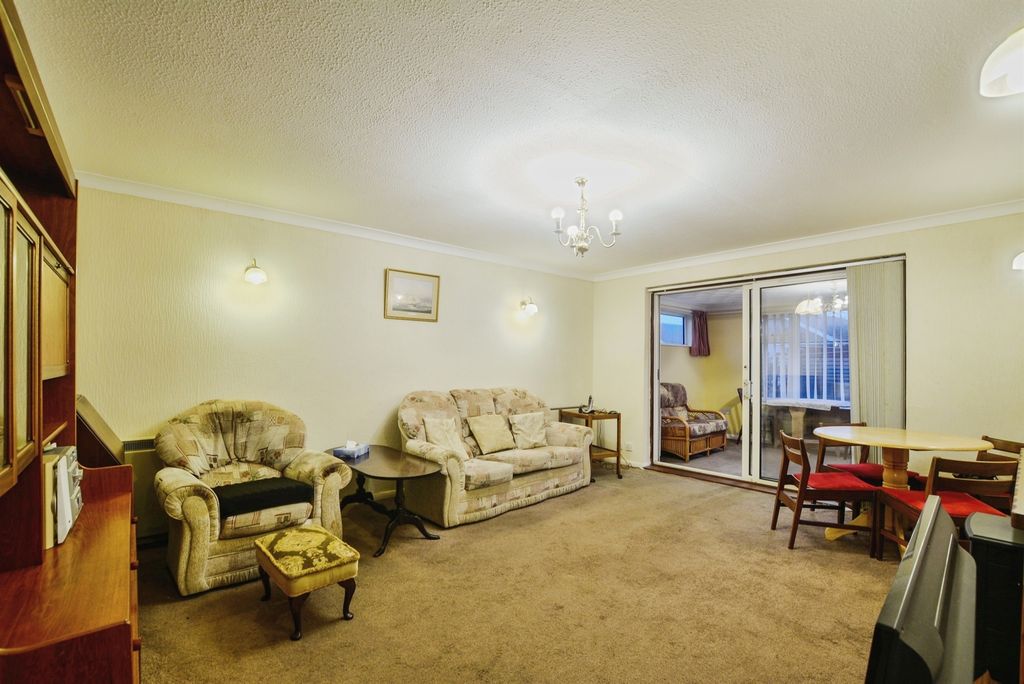 Property photo 3 of 16