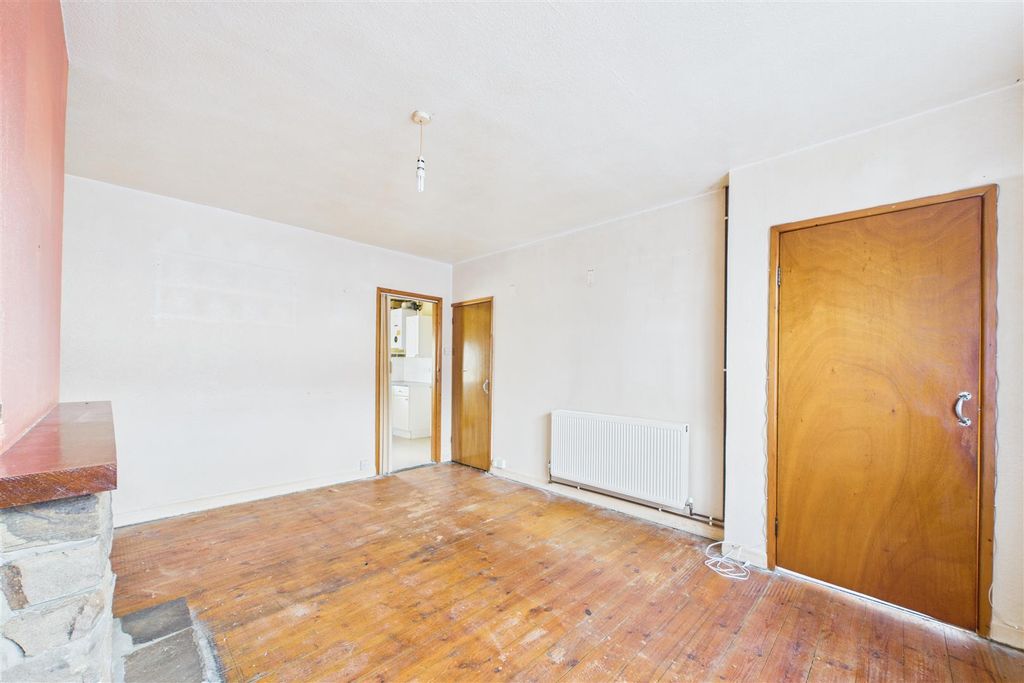 Property photo 3 of 15 Cam01894G0-Pr0244-Still009.Jpg