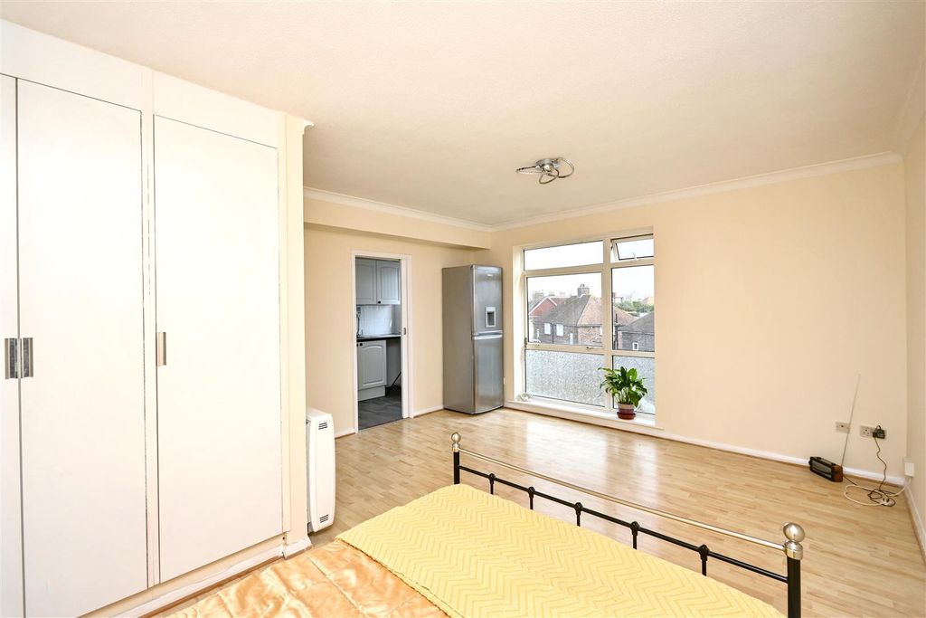 Property photo 2 of 10 Dsc_9996.Jpg