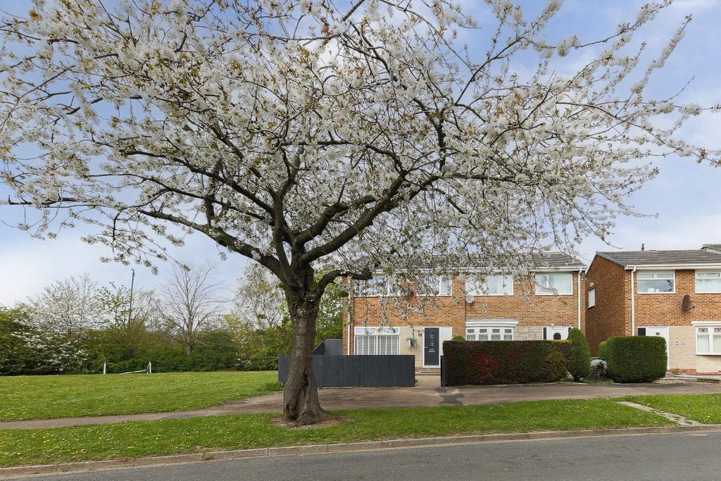 Property photo 1 of 13 External