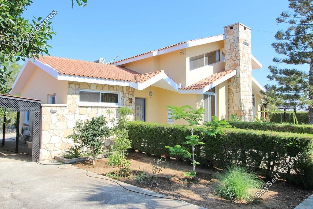 Property photo 3 of 35