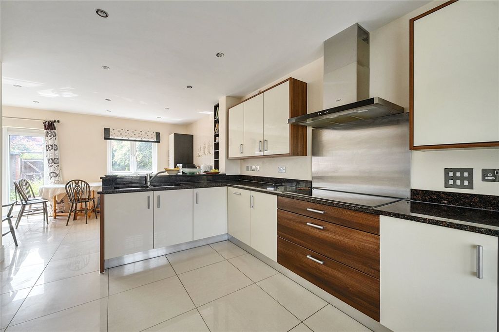 Property photo 2 of 18 Picture No. 04