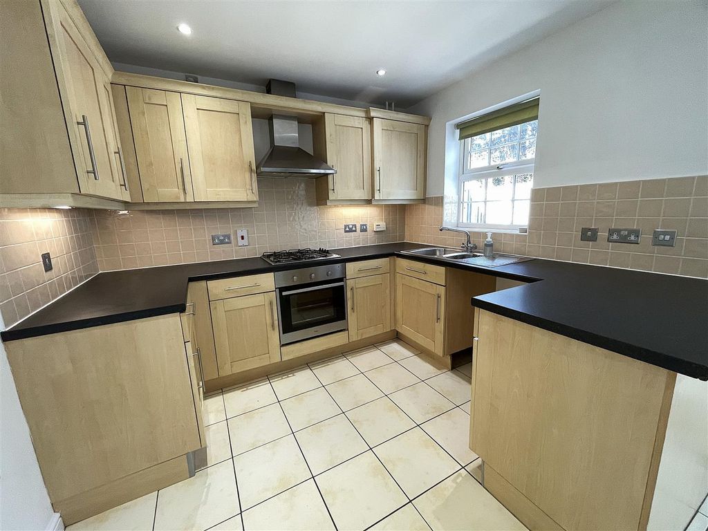 Property photo 2 of 14 Kitchen