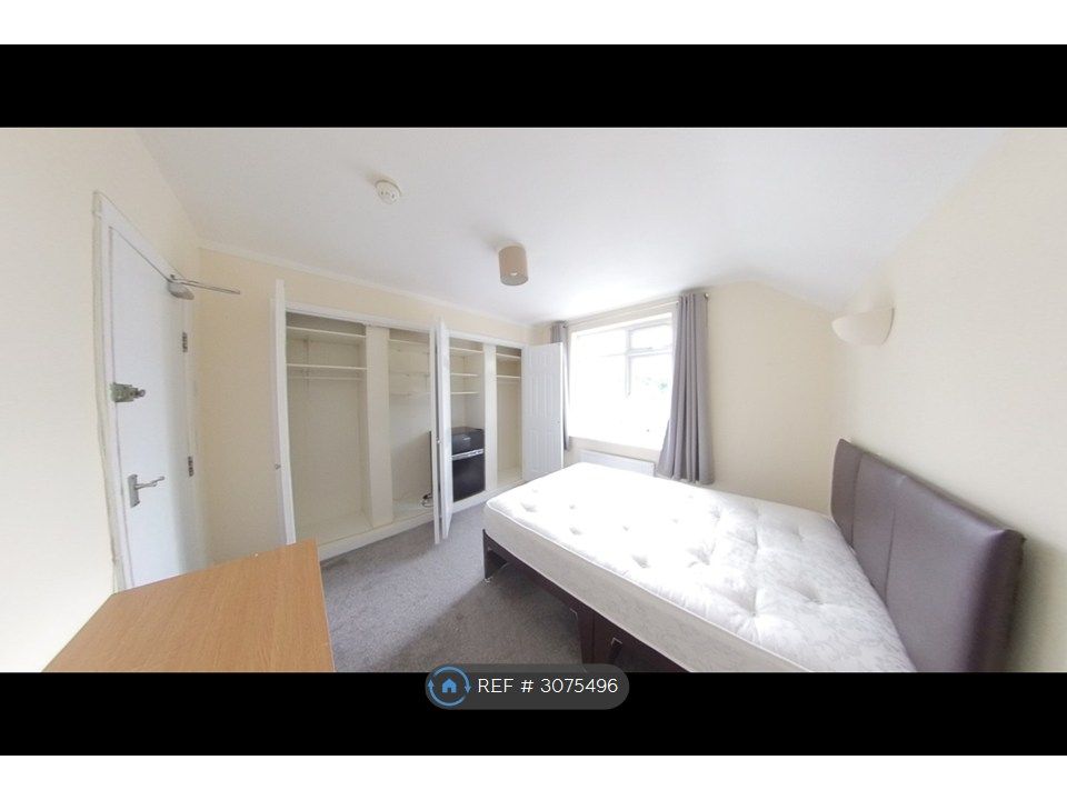 Property photo 1 of 6 Bedroom 3