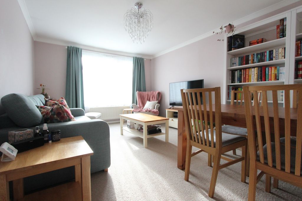 Property photo 2 of 7 Photo 2