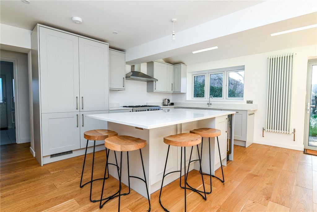 Property photo 3 of 30 Picture No. 04