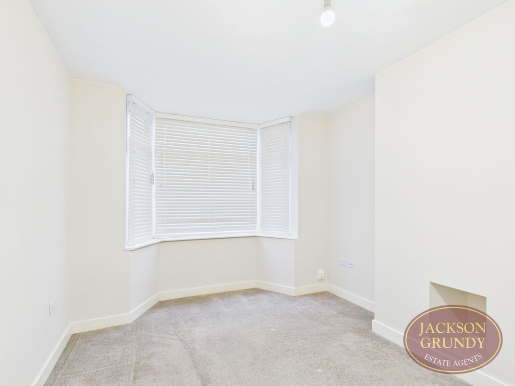 Property photo 2 of 14 Bishops Drive