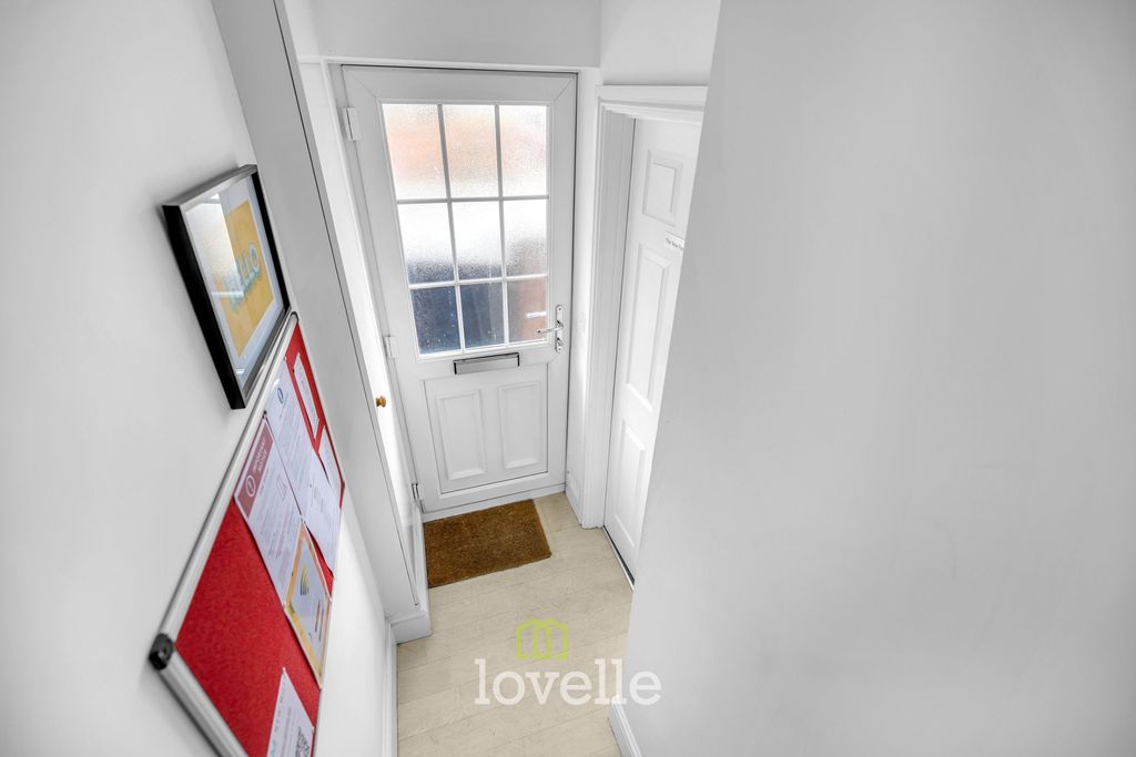Property photo 2 of 38