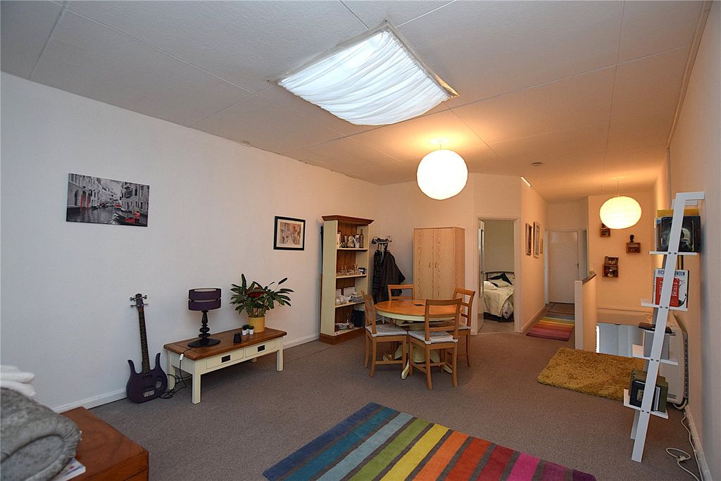 Property photo 3 of 6 Picture No. 08