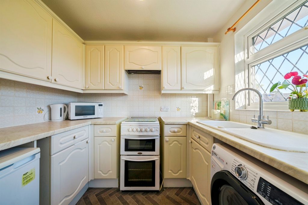 Property photo 3 of 8