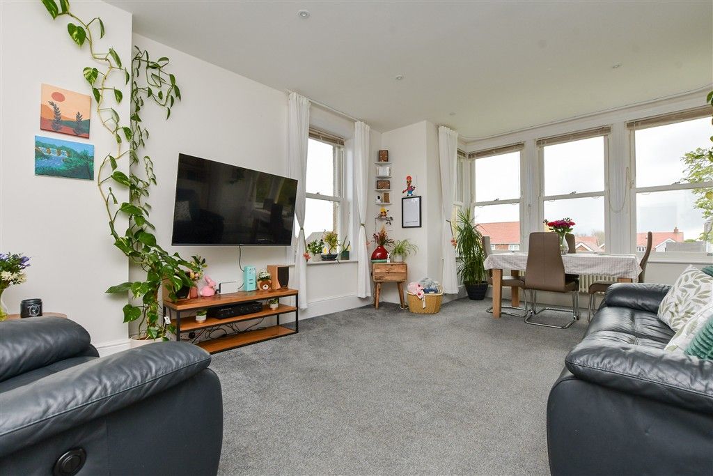 Property photo 3 of 14 Lounge/Diner