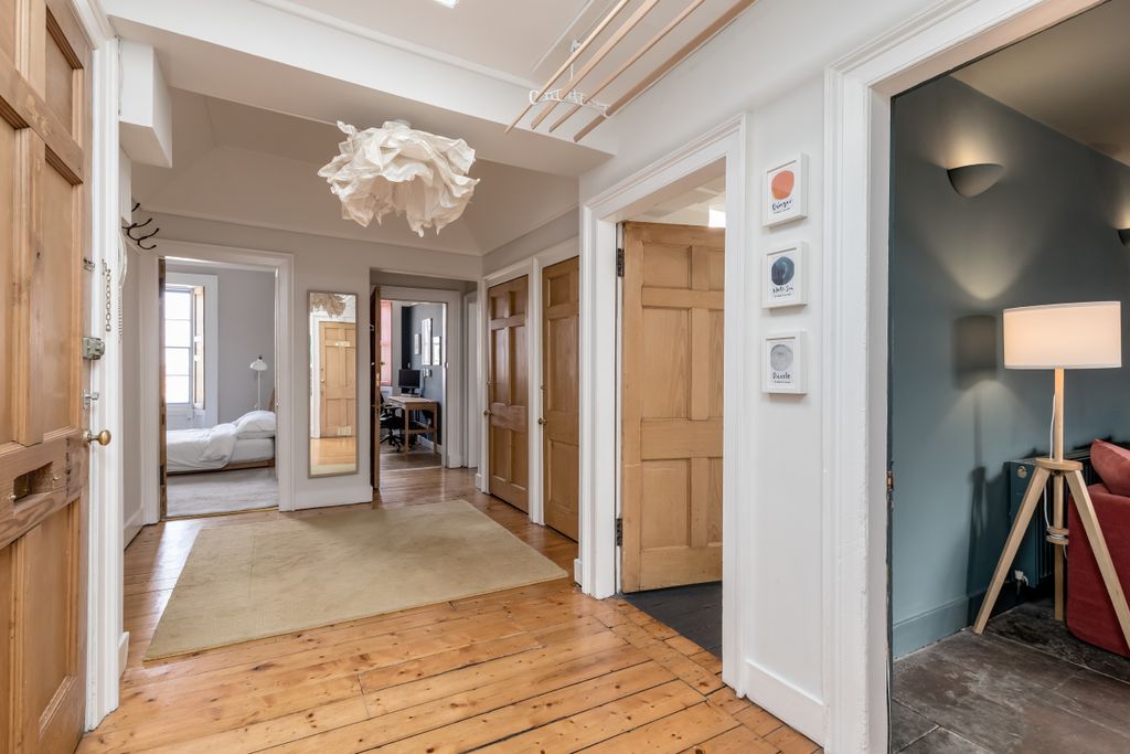 Additional image 21 of 4 bed flat for sale18/5 Leopold Place, Hillside, Edinburgh EH7