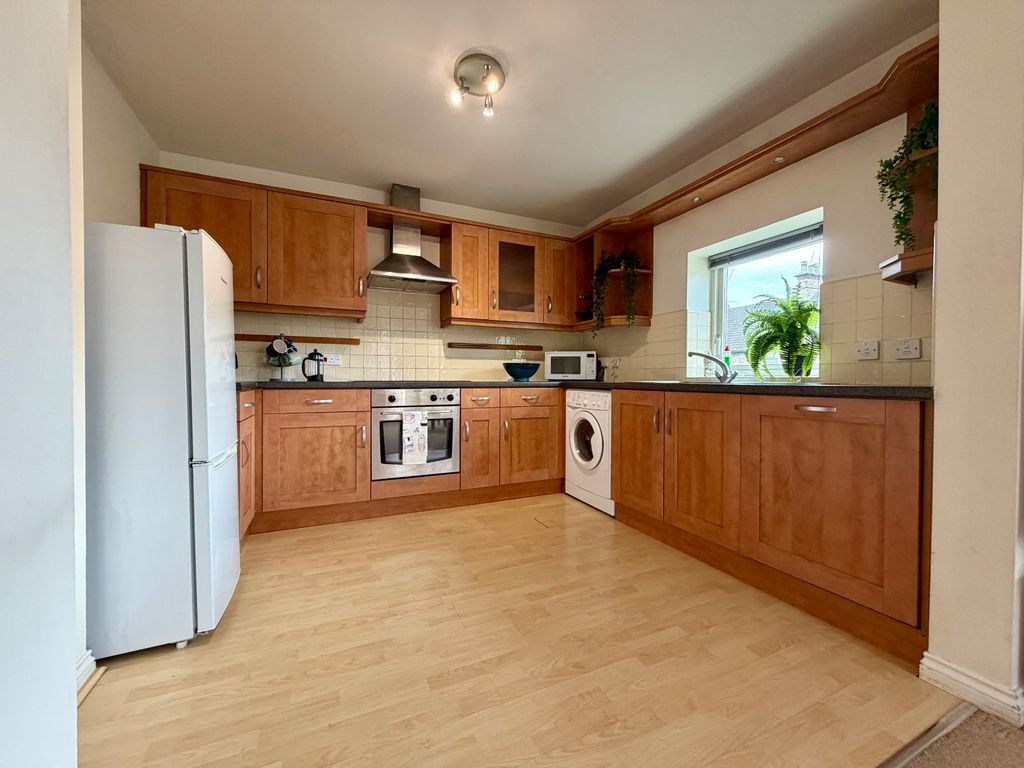 Property photo 3 of 10 Kitchen