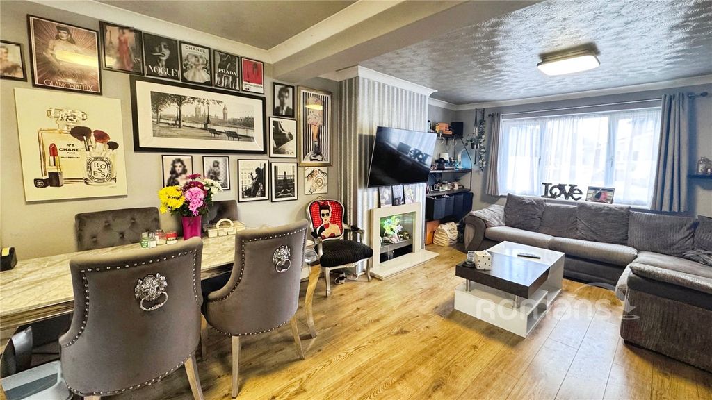 Property photo 2 of 22 Picture No. 08