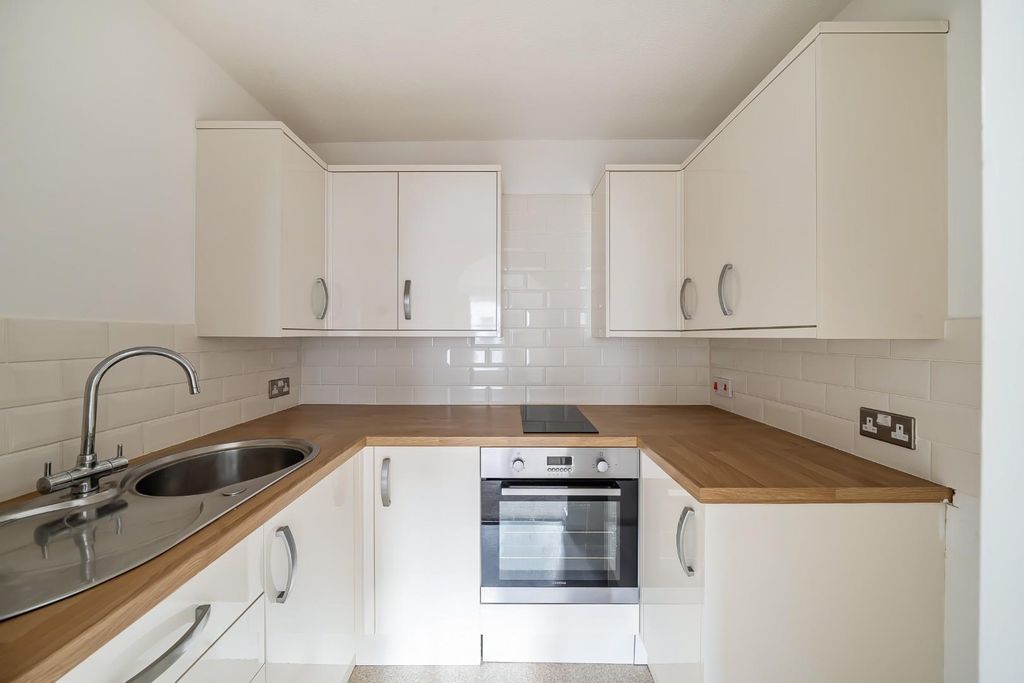 Property photo 2 of 16 1407691-7-69835836Bfd4B.Jpg