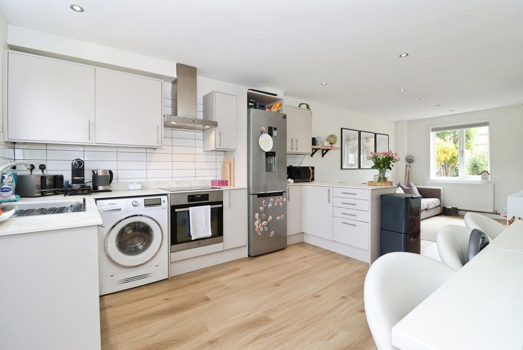 Property photo 1 of 15 Pbox-Img.Jpg
