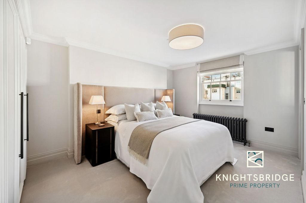 Additional image 9 of 6 bed property to rentChester Square, London SW1W