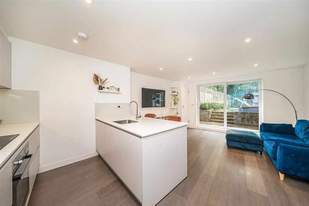 Property photo 1 of 5