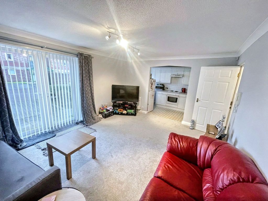 Property photo 2 of 10