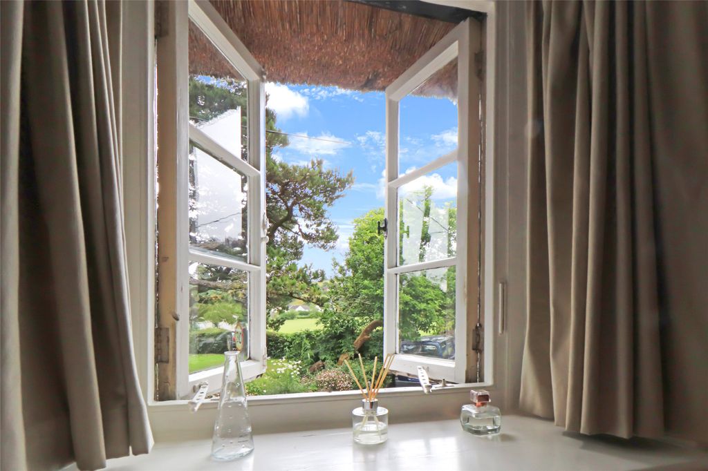 Property photo 3 of 10 3 - Picture No. 08