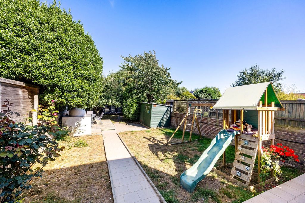 Property photo 1 of 24