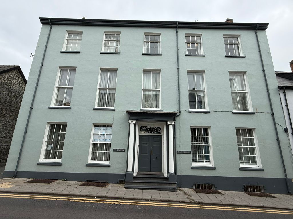 Property photo 1 of 10