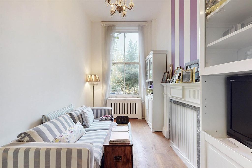 Property photo 2 of 11 Photo 1