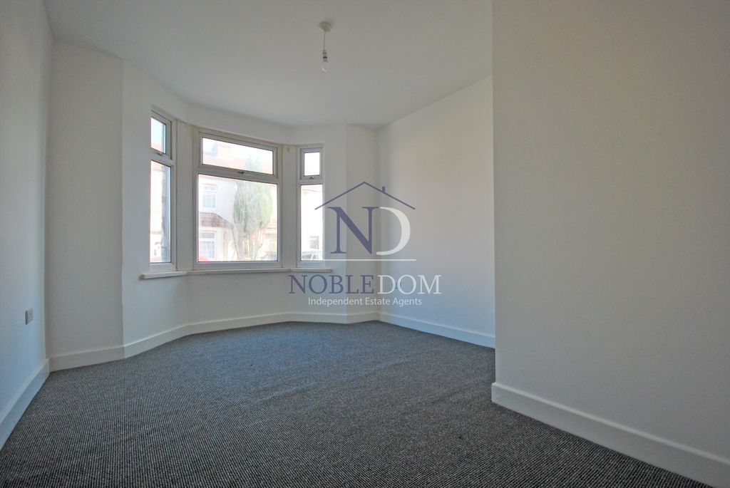 Property photo 3 of 6 Gallery