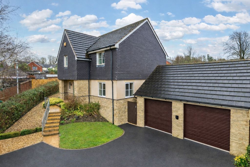 Property photo 1 of 21