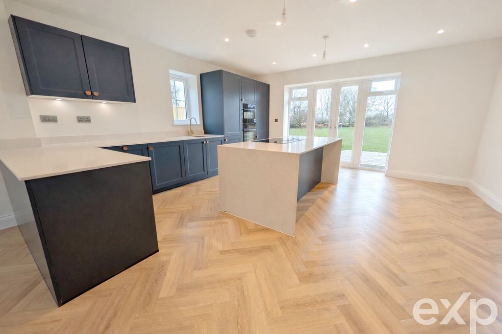 Property photo 2 of 26