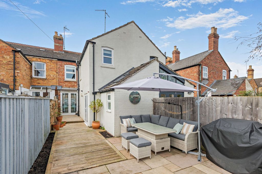 Property photo 3 of 17