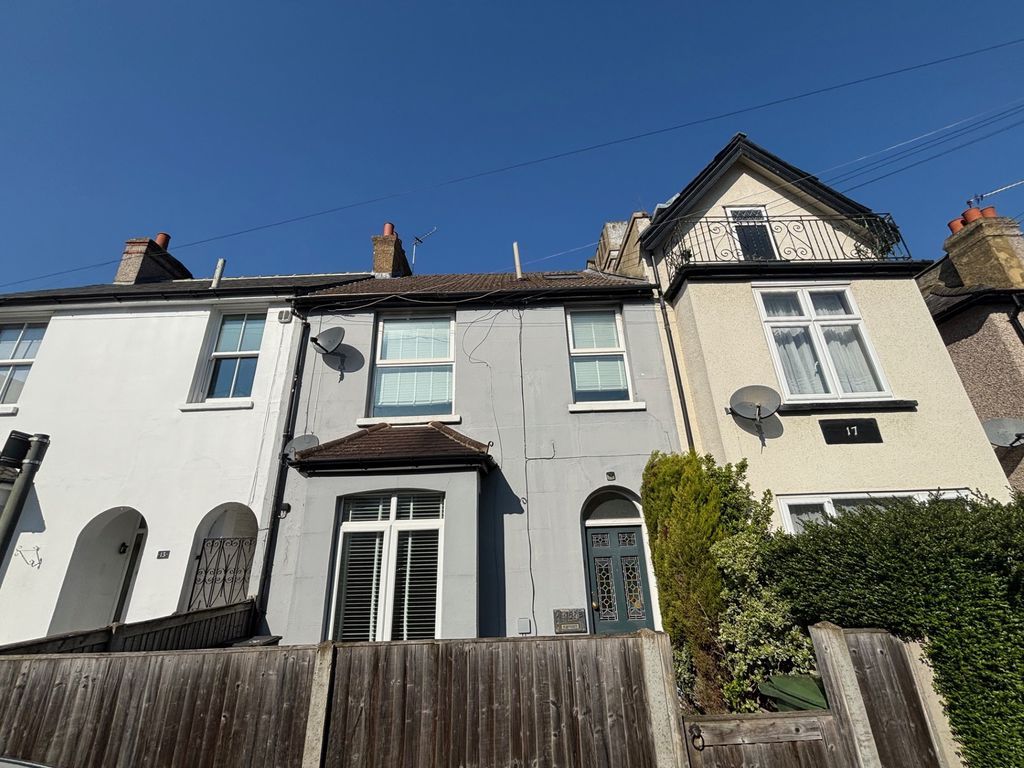 Property photo 1 of 7 Photo 2