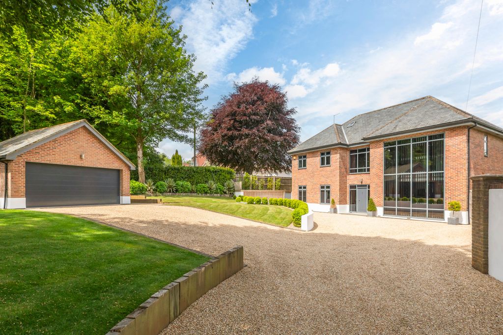 Property photo 3 of 18 The Glass House