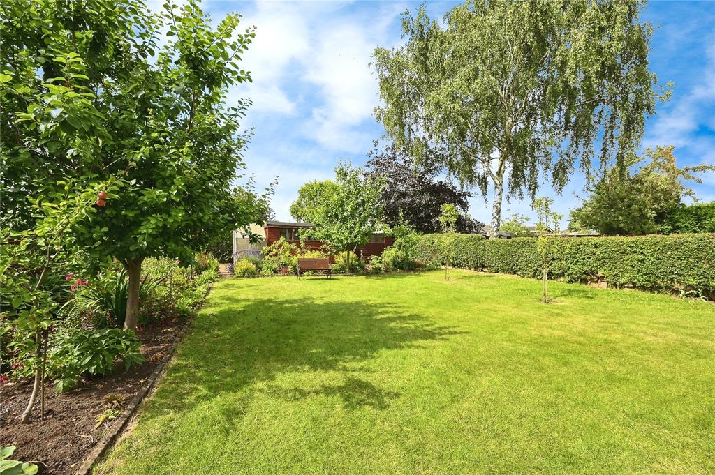 Property photo 3 of 17 Garden