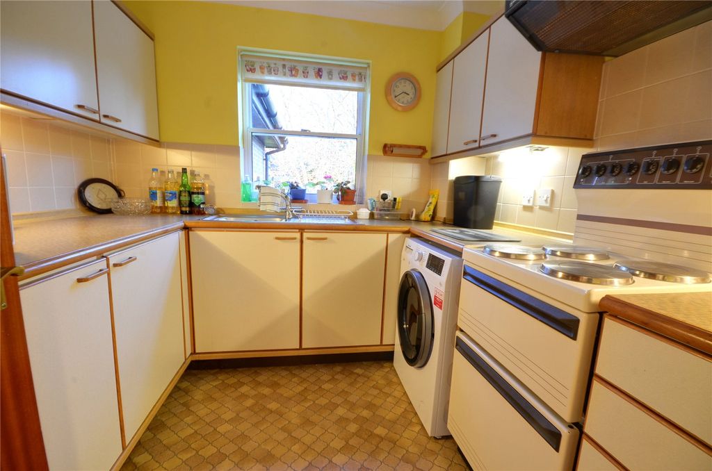 Property photo 3 of 12 Kitchen